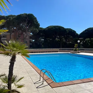 Des Iles D'or Avec Piscine - Port D'hyeres Appartement