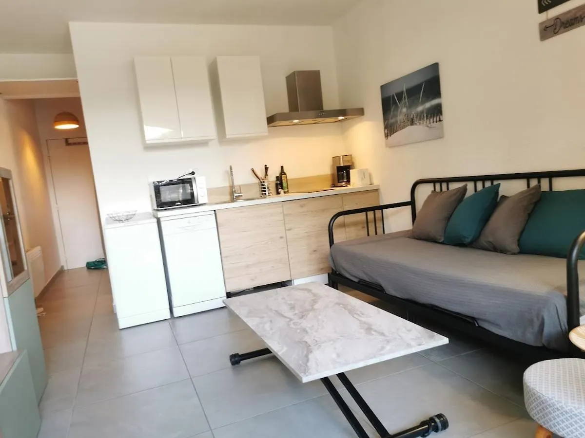 Appartement Renove Port De Hyeres Plage A Pieds フランス