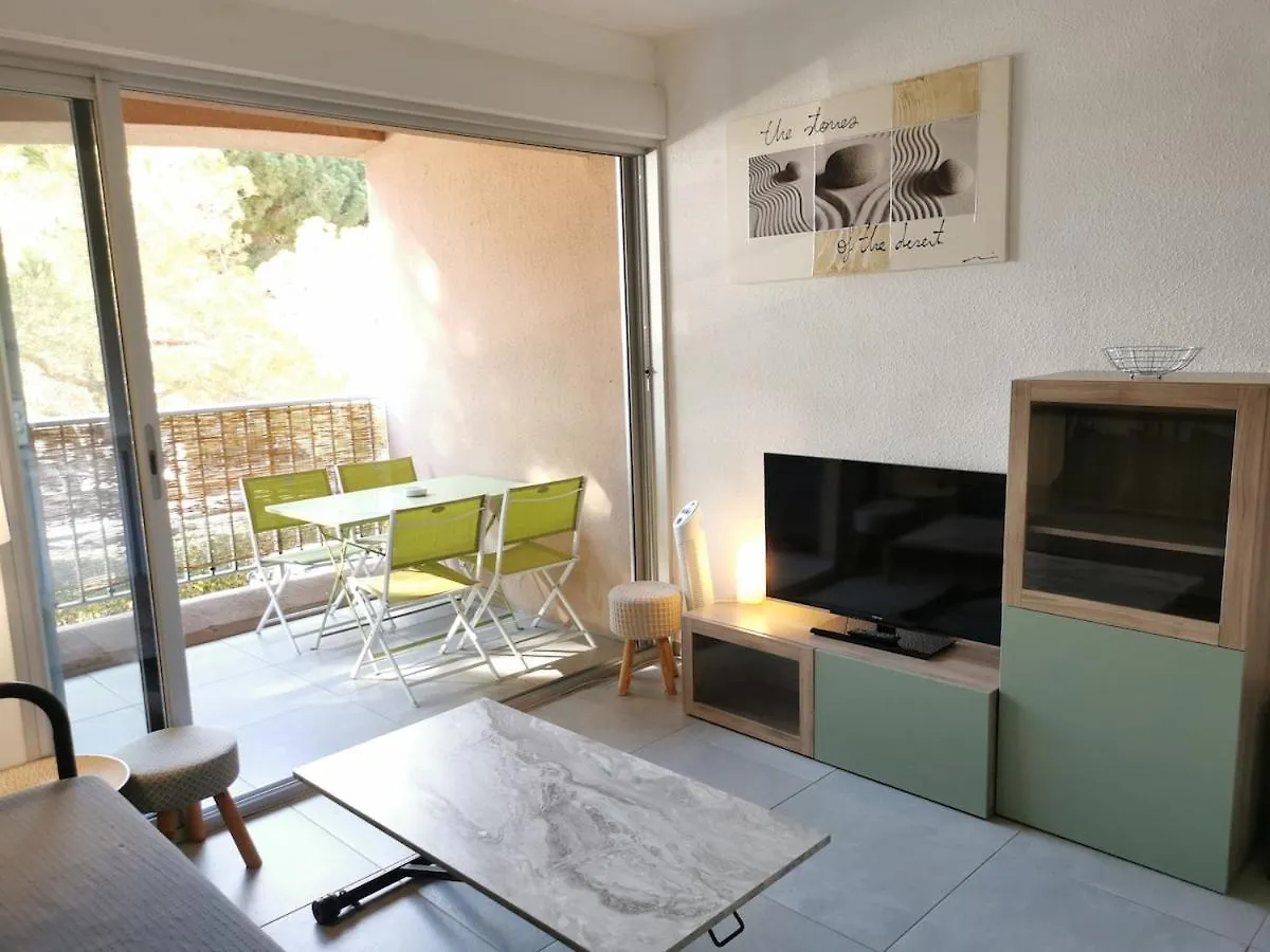 Appartement Renove Port De Hyeres Plage A Pieds アパート